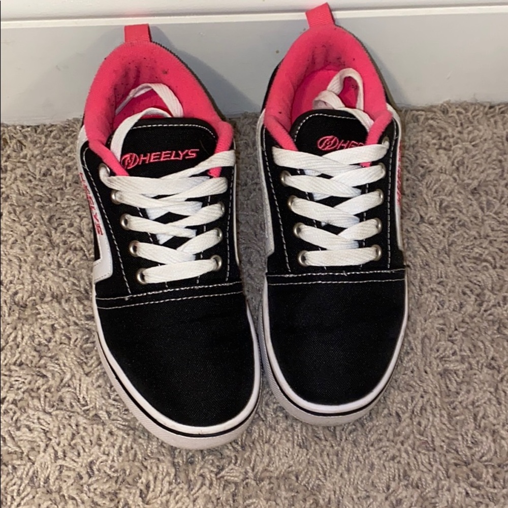 Heelys Tennis/Rollerskate shoes